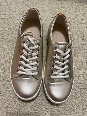 Ecco sneakers size 6/6.5 NWOT